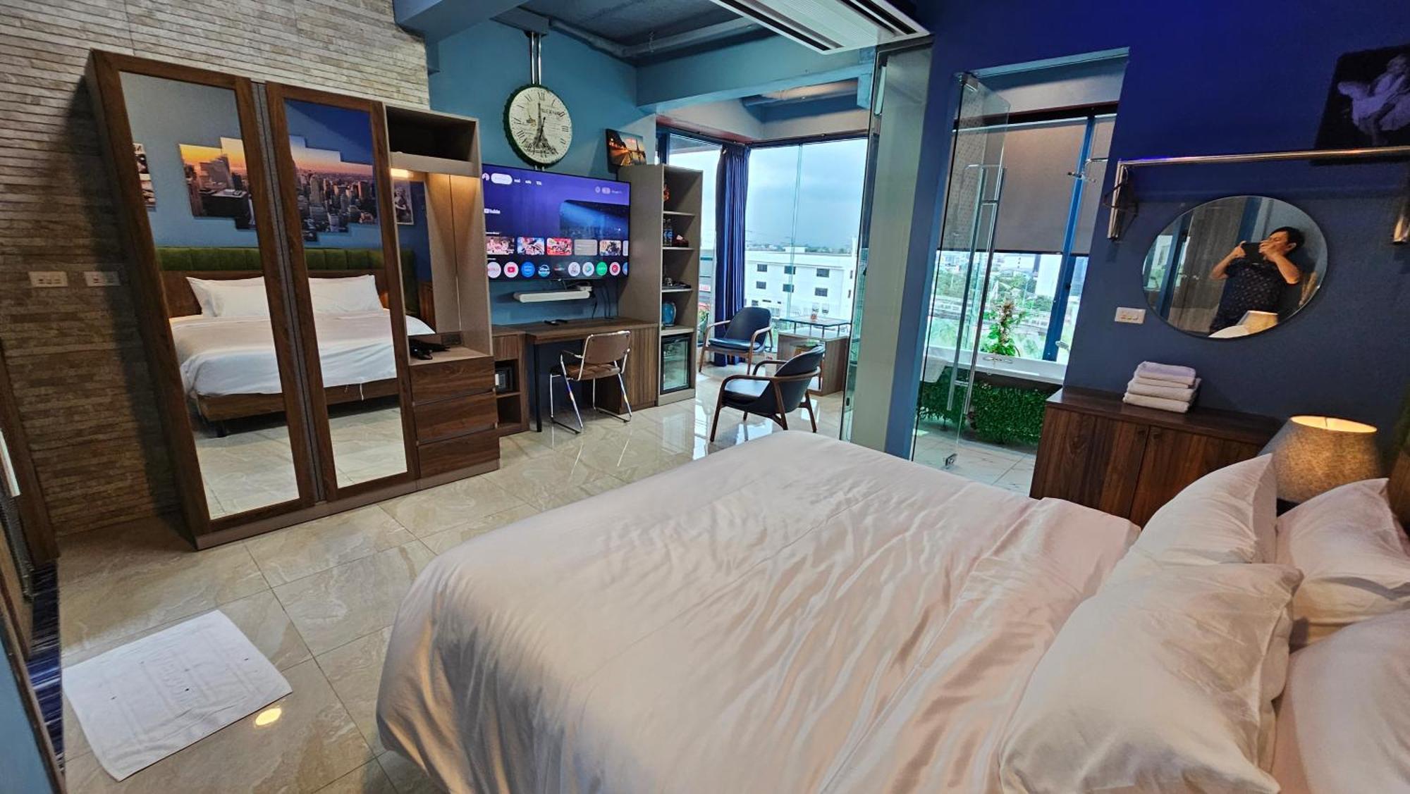 Bluetel Re'Sidence Bangkok Impact - 1 Time Drop-Off Service To Impact Pak Kret Exterior photo